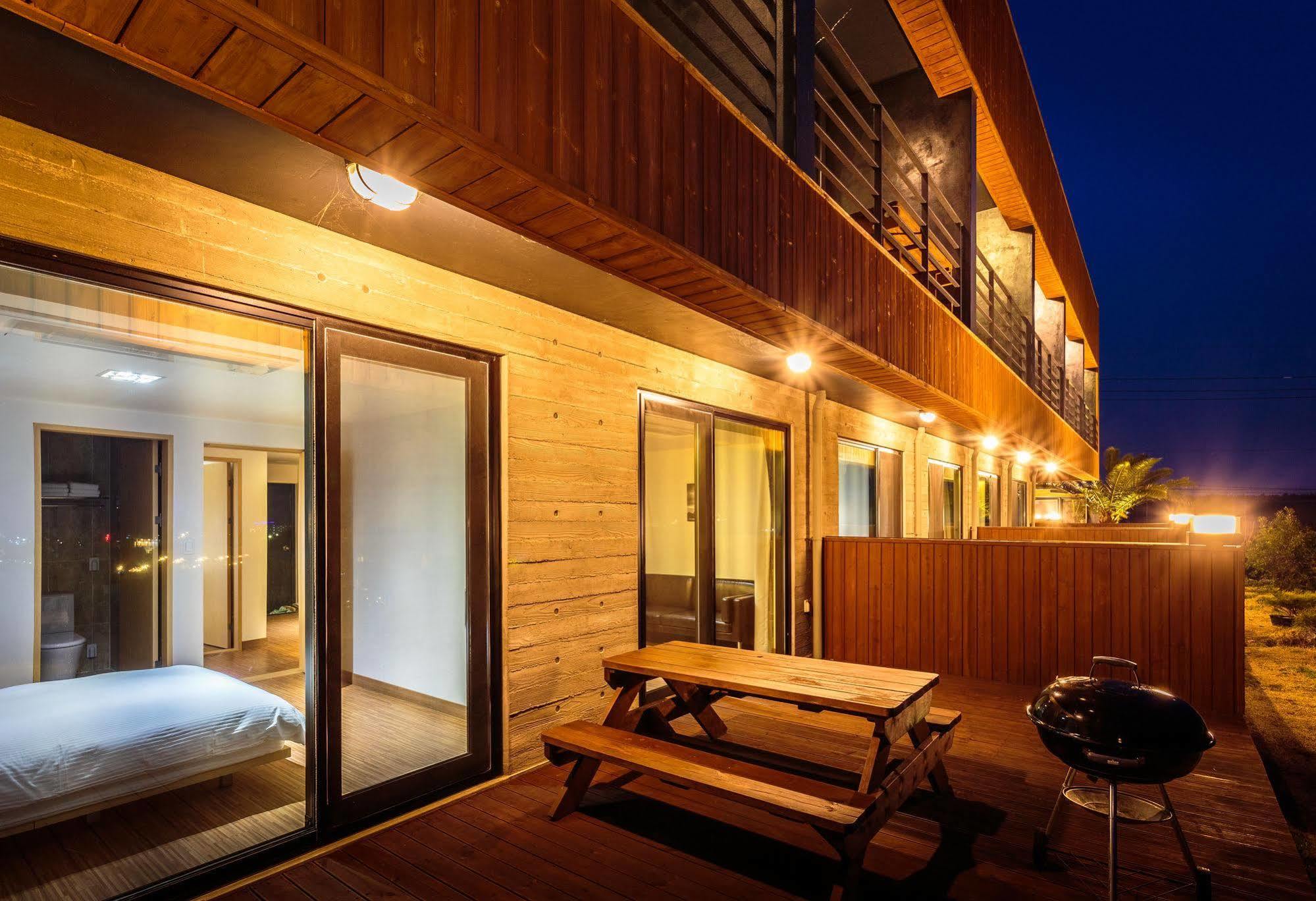 Villa Iro Jeju à Yerye-dong Extérieur photo
