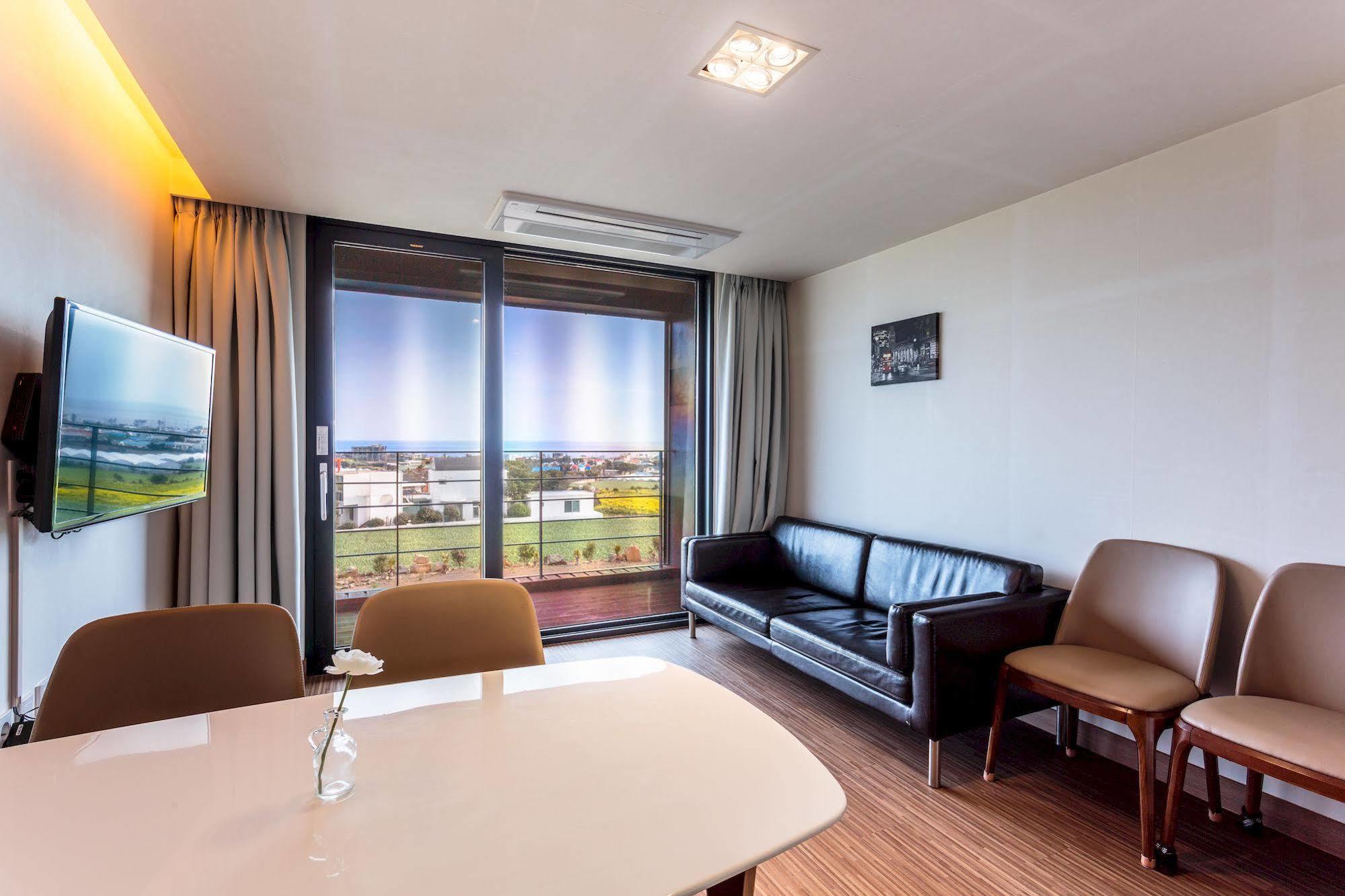 Villa Iro Jeju à Yerye-dong Extérieur photo